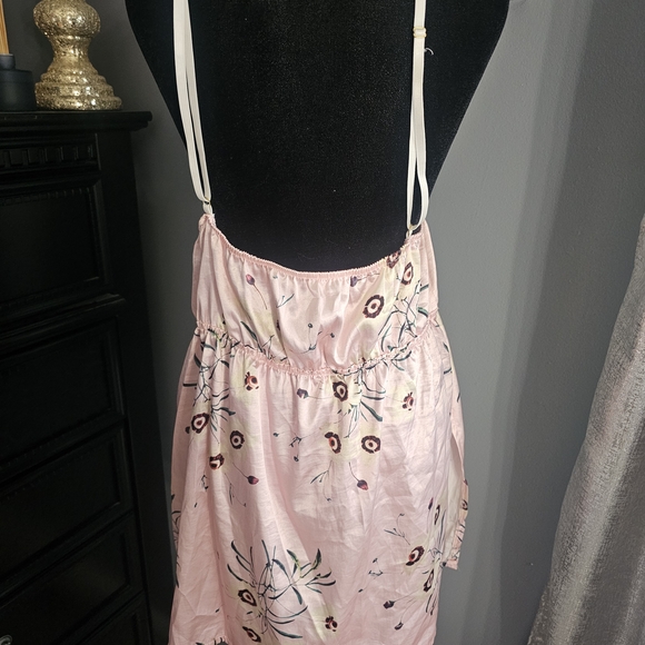 SHEIN Pink and White Lace Chemise - Picture 2 of 4